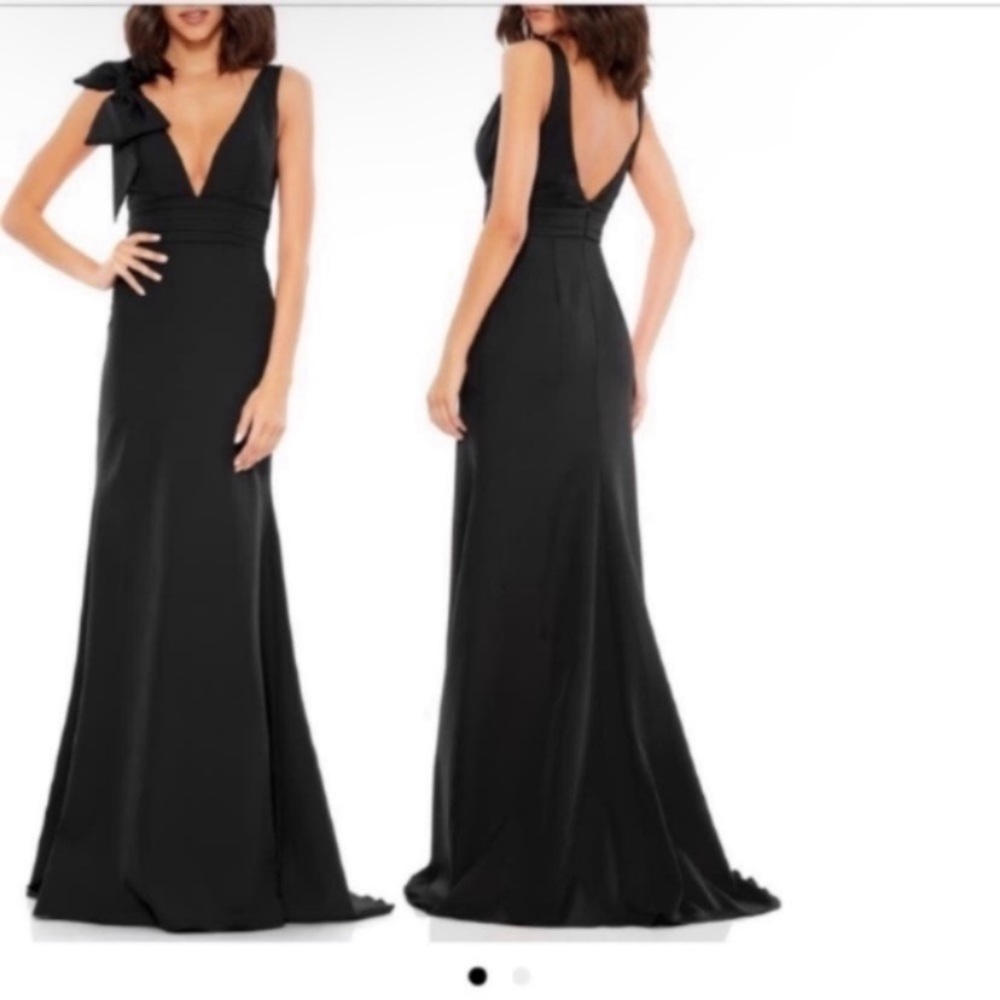 Ieena Mac Duggal bow shoulder v neck mermaid gown low back dress black 6